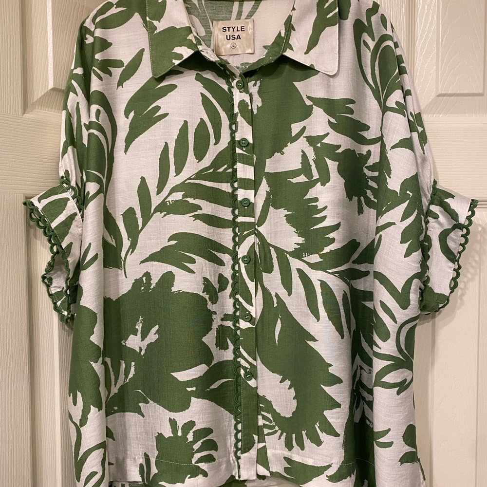 Green and White Floral Button-Up Shirt